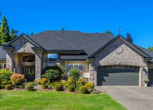 What Are the Pros and Cons of Living in a Bungalow? - Blog post thumbnail